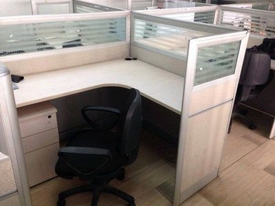 搬家急售！河西越秀路辦公桌轉椅超值轉讓